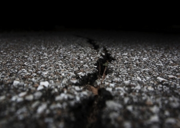 Герметик для холодной заливки швов и трещин на асфальте Cold Crack Filler
