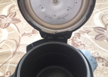 Продаю мультиварку в отличном состояние