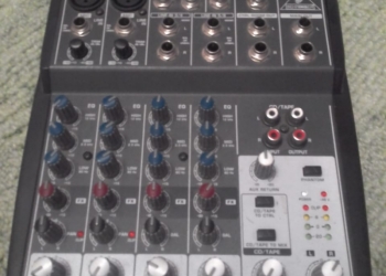 Продаю пульт Behringer xenys 802