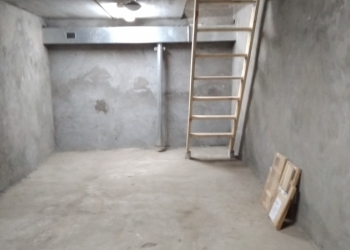 Продается гараж 2 уровня в ГСК (Дом у самолета) по адресу Ул.Губанова Дом 9.