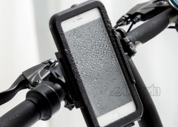 Водонепроницаемый чехол с креплением на руль