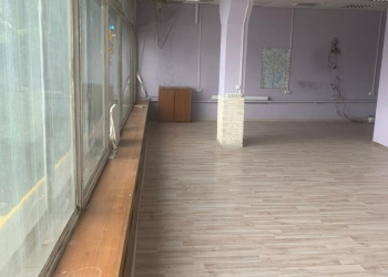 Офис 100 КВ м у метро за 99000 р в месяц