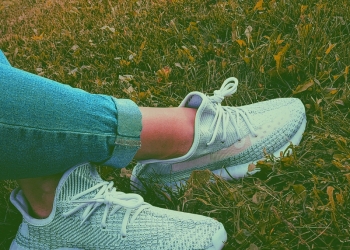 Кроссовки Yeezy Boost 350 V2 - унисекс (повседневные, спортивные)