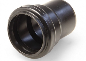 Переход с черной на серую канализационную трубу.