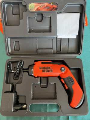 Шуруповерт BLACK DECKER