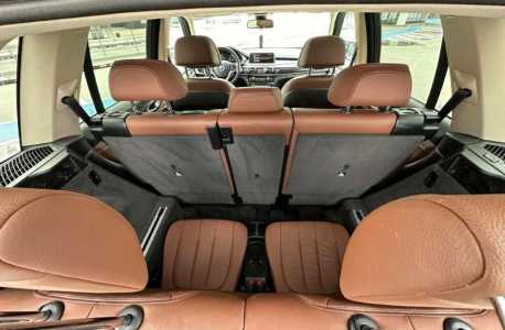 ������ BMW X5 2017�