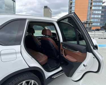 ������ BMW X5 2017�