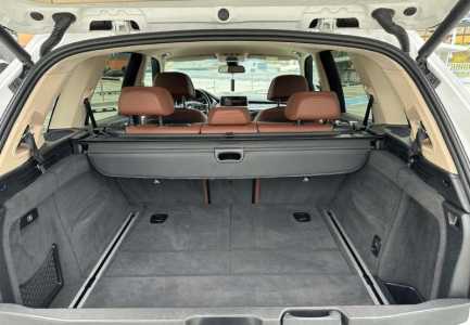 ������ BMW X5 2017�