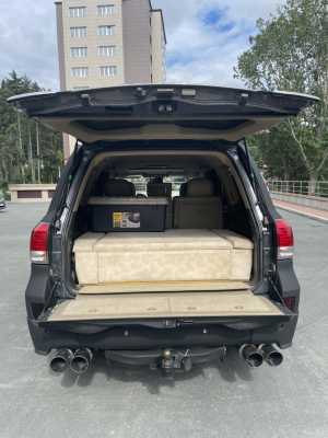 TOYOTA LAND CRUISER 200