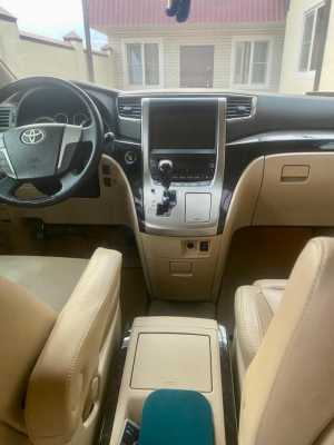 Toyota Alphard 3,5  2011