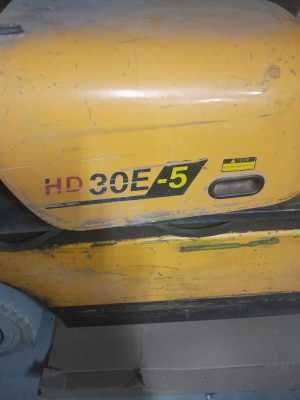 . Hyundai HD30E-5; 2, 5 