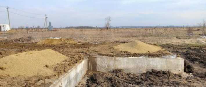 Земельный участок с фундаментоми