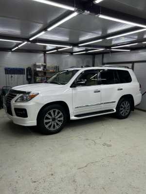 Lexus LX570 2008