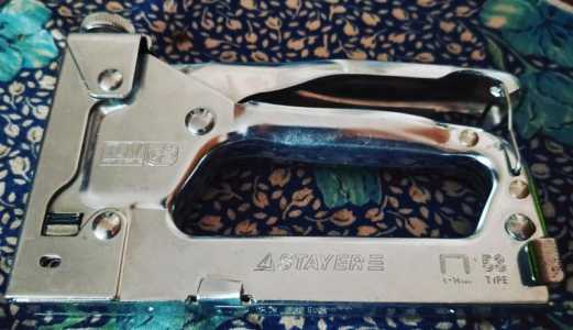 Степлер мебельный