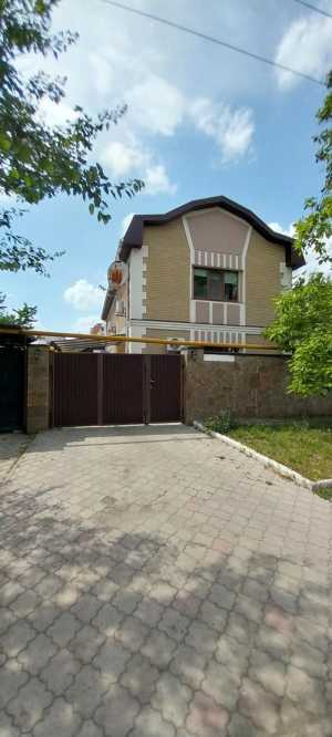 продам дом с евро-ремонтом в центре Донецка