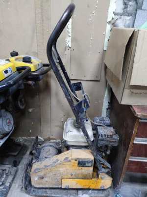 Виброплита с ДВС VS-246 E12