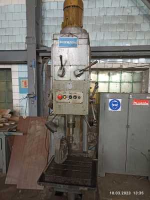 сверлильный станок 2н135