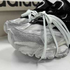 Adidas XLG Runner Deluxe