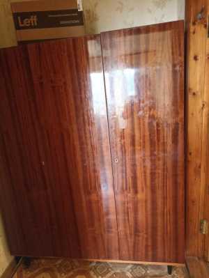 Шкаф трехствопчатый