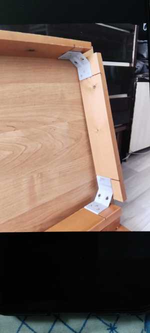 Кухонный стол.