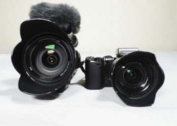 Видеокамера Sony NEX-VG30EH и фотокамера Sony NEX-5R
