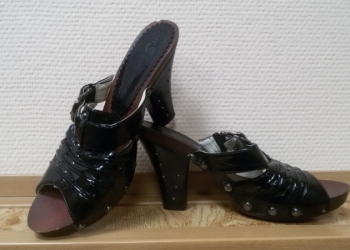 Туфли-сабо.