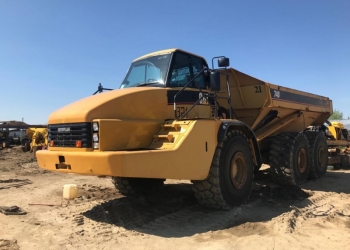 Сочлённый самосвал Caterpillar 740B