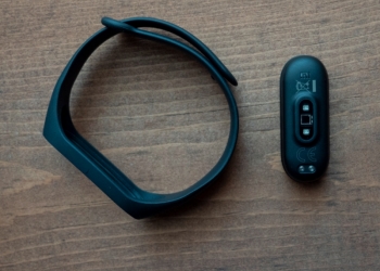 Фитнес браслет Xiaomi Mi Band 4