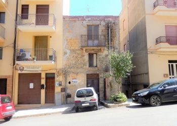 Продается 6-комнатный дом в Салеми (Сицилия, Италия)