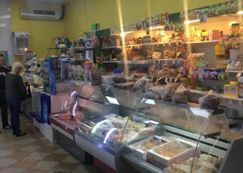 Продуктов магазин 100кв м, работает с 2013г по наст время
