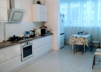 2-к квартира, 80 м2, 1/13 эт.