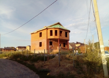 Дом 271кв.м. (незавершенный строительством) участок 9,48сот. Есть регистрация