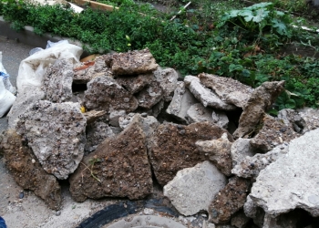 Куски бетона