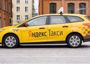 Водитель яндекс такси
