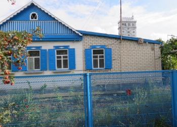 Дом 76 м2 с перспективным участком 26 соток, фронт 35 метров.
