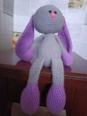 Вязаная игрушка.Зайчик.