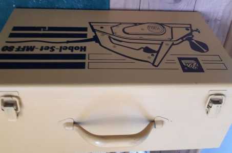 электрорубанок фирмы Блэк энд Деккер.