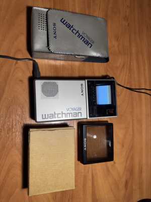 Портативный телевизор Sony Watchman Voyager FD-20AEB.