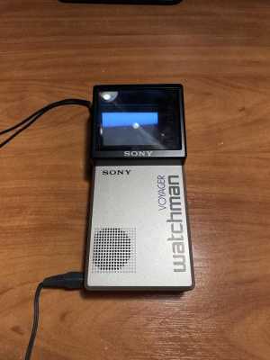 Портативный телевизор Sony Watchman Voyager FD-20AEB.