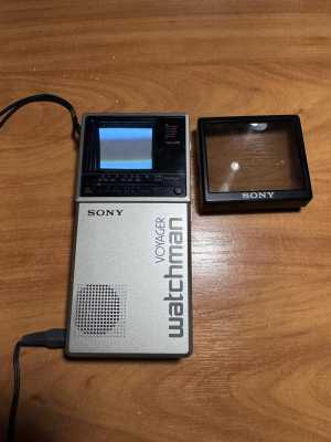 Портативный телевизор Sony Watchman Voyager FD-20AEB.