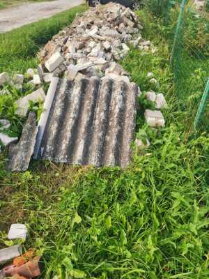 Отдам битый кирпич на самовывоз