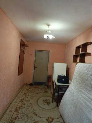 Продам комнату 12.8 кв., в общежитии.