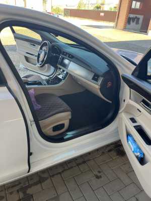 Jaguar XF, 2016