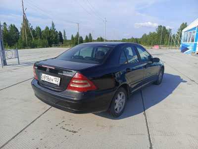 Mercedes C-, 2003