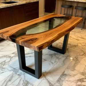 Стол из смолы