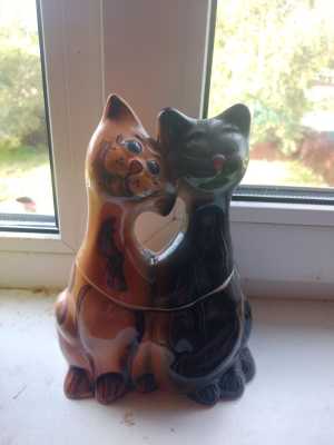 Статуэтка шкатулка