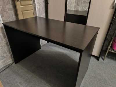 Продам стол письменный срочно