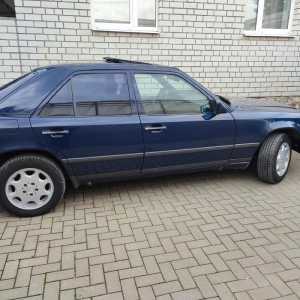 Mercedes W124, 1989