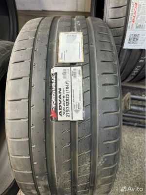 Yokohama Advan Sport V107 275/35 R22 104Y XL