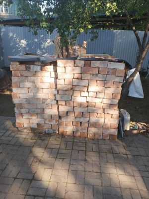 Кирпич красный полуторный.